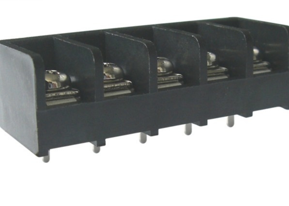 Spacing 9.52mm Barrier Terminal Block 300V 20A 2-24 Poles Right Angle Wire Inlet